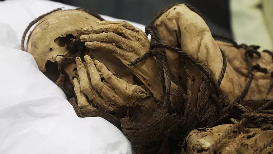 Mummy in Fetal Position found in Peru 1,000 years old